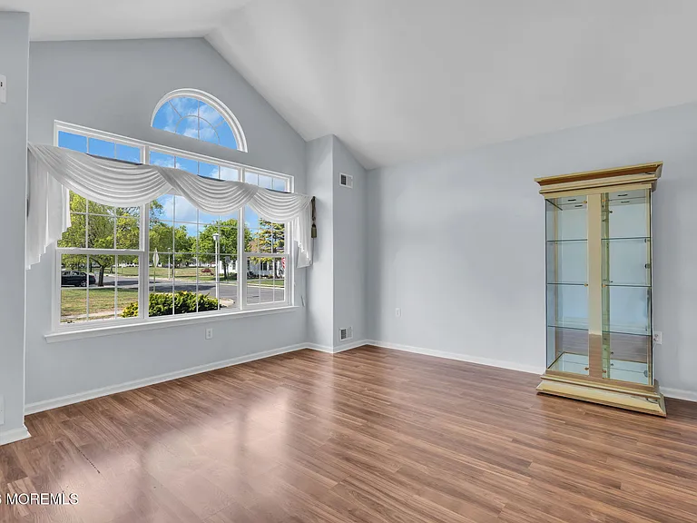 1 Evans Ct — Photo 20