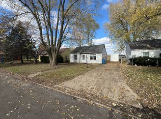 2205 Montgomery Ln, Springfield, IL 62703