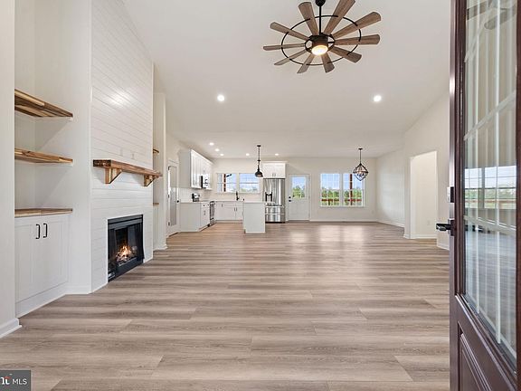 3rd image of 6575 Valley Dr