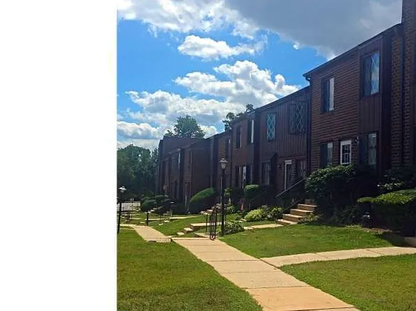 5200 Hilltop Dr #377, Brookhaven, PA 19015
