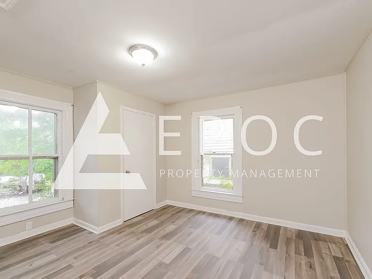 1114 Sharon St — Photo 10