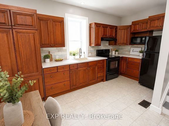 4th image of 3 Bergin St #A