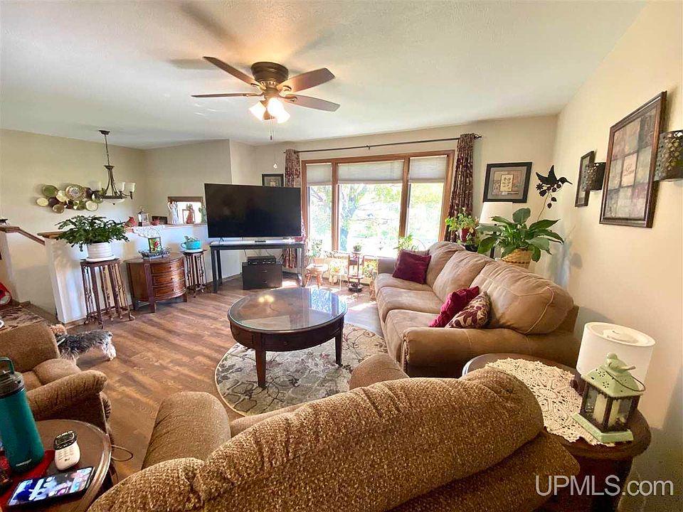 524 S 30th St, Escanaba, MI 49829 Zillow