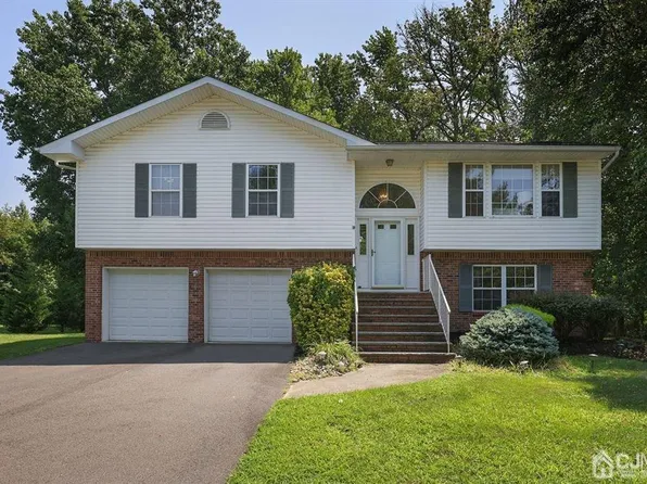 3 Ronna Ct, Monmouth Junction, NJ 08852