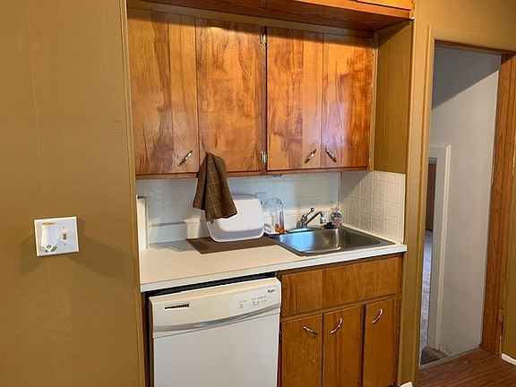 4th image of 6 E Jefferson Ave