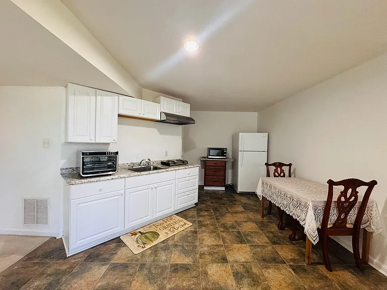 17754 Avenel Ln — Photo 10