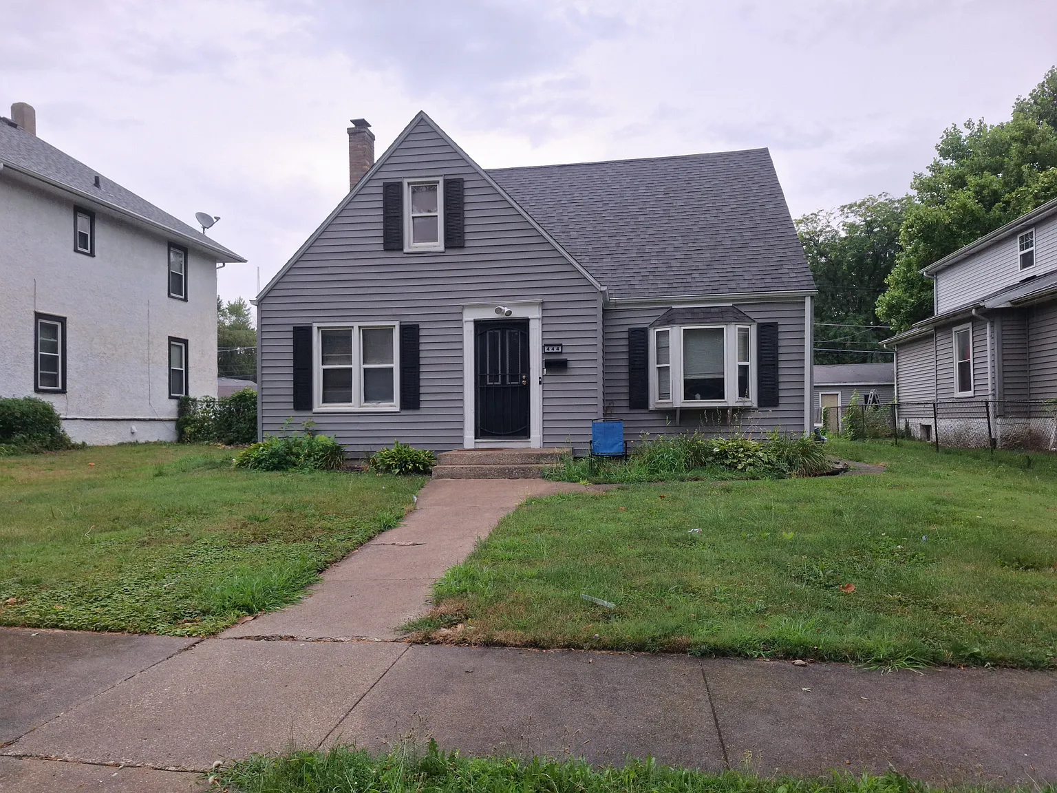 3 bed, 1400 sqft, $1,700 — Photo 1