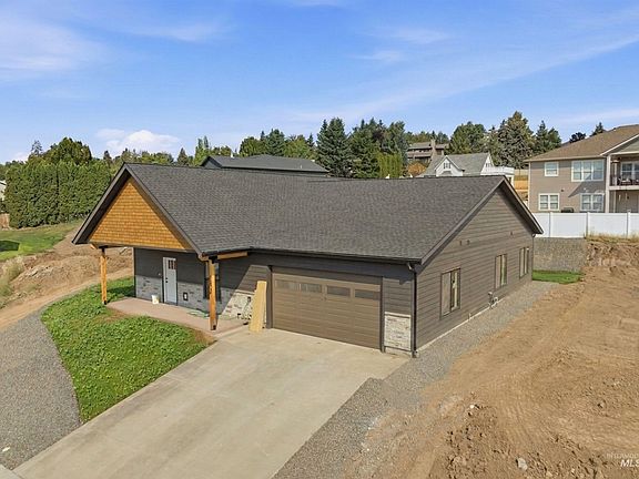 2nd image of 2824 Cyprus Cir