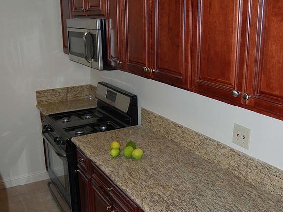 lots of counter space & cabinets