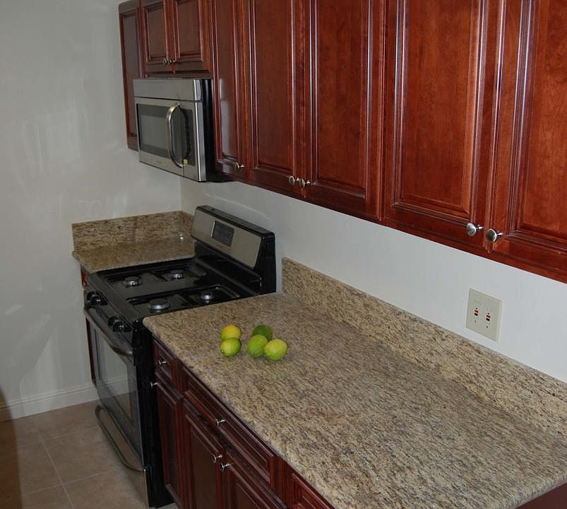 lots of counter space & cabinets