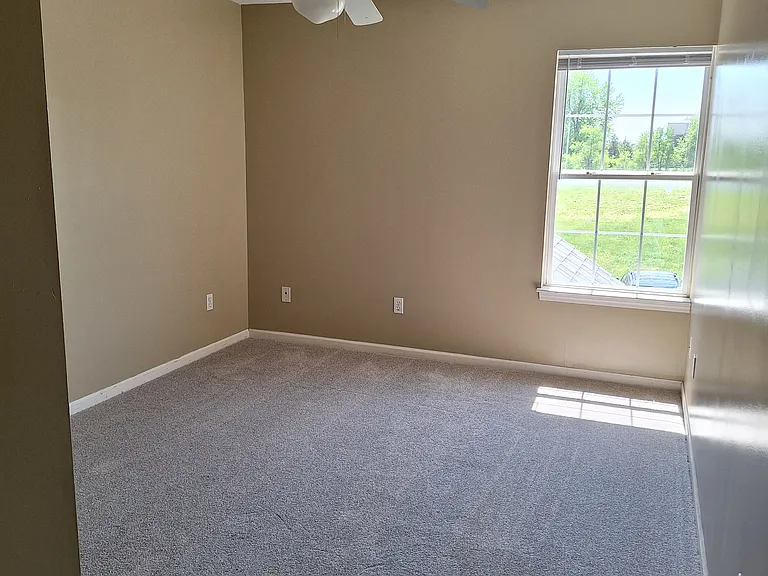 992 Findley St — Photo 11