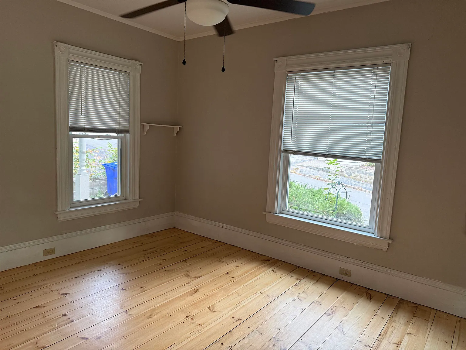 2 bed, 1.0 bath, 1208 sqft, $1,975 — Photo 3