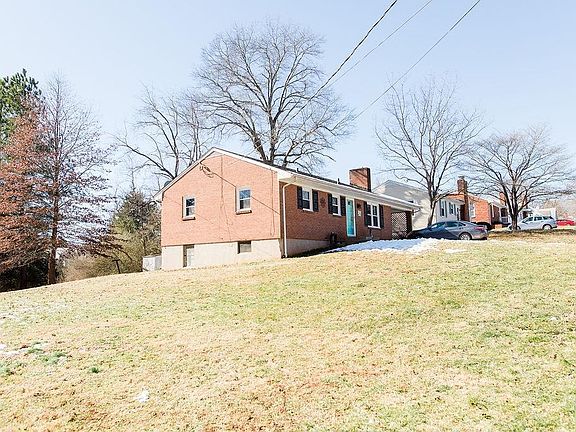 3rd image of 1649 McKinney Ave