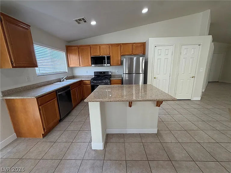 513 Lava Beds Way — Photo 8