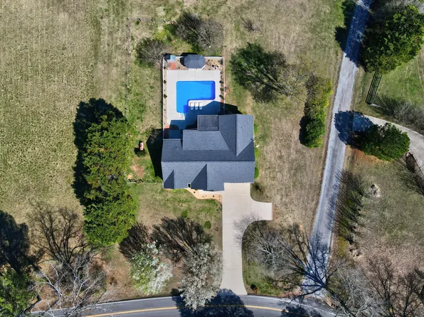 3186 Chatata Valley Rd NE, Charleston, TN 37310