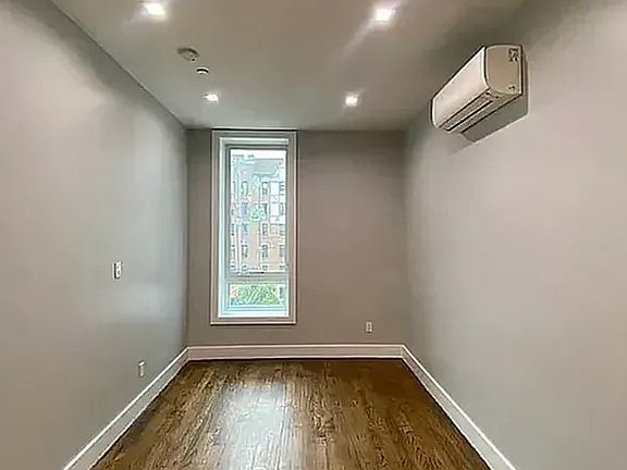 5th image of 104 Linden Blvd #4R
