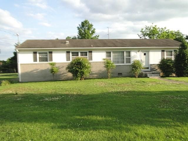 1st image of 206 Hickory Dr