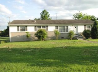 206 Hickory Dr, Shelbyville, TN 37160