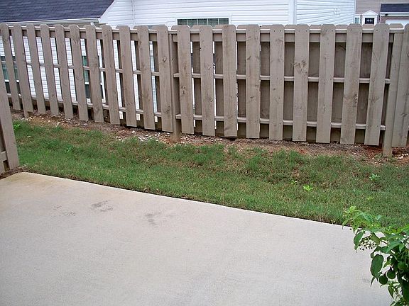2nd image of 402 Cedar Pines Dr
