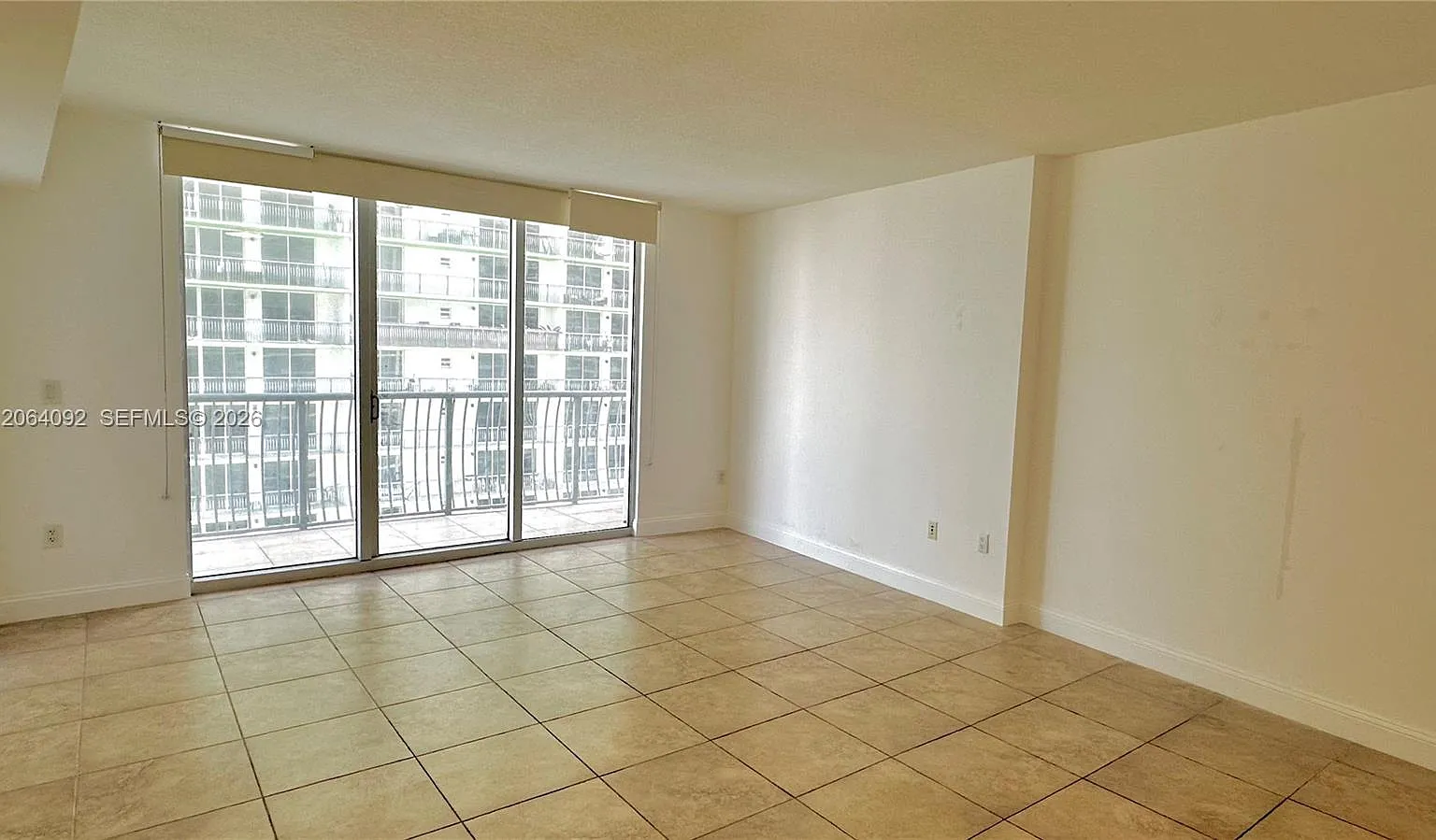 Opera Tower Condo — Photo 3