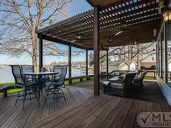 134 Santa Monica Dr, Mabank, TX 75156