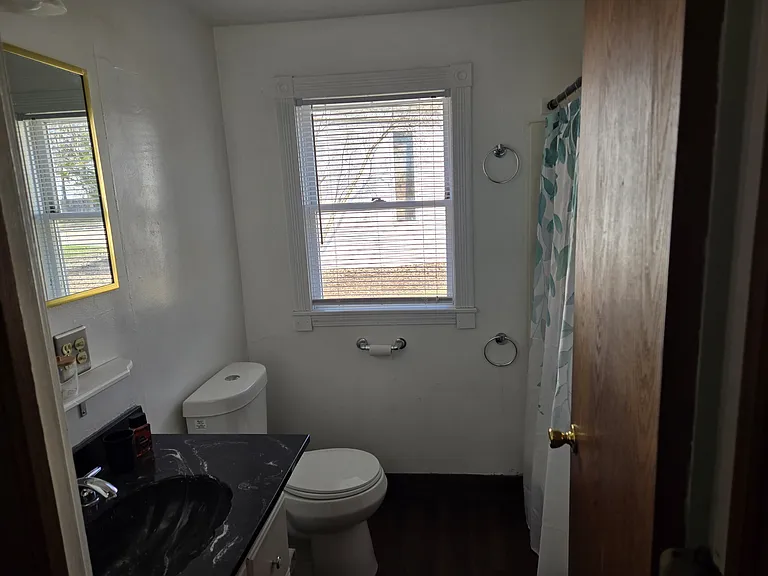 109 Irene St — Photo 3