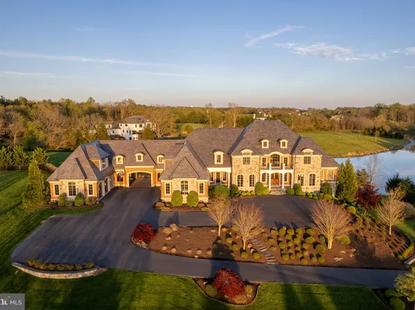 22694 Creighton Farms Dr, Leesburg, VA 20175