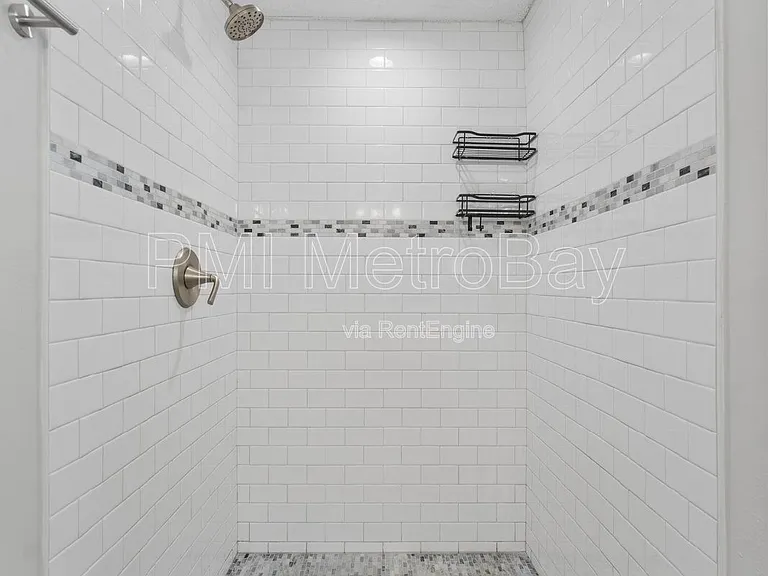 6121 N Falkenburg Rd — Photo 10