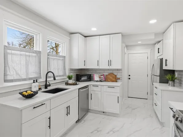 15904 Parkside St, Detroit, MI 48238