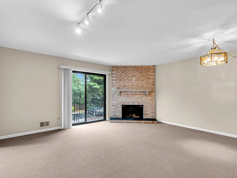 260 Prospect St #9 — Photo 8