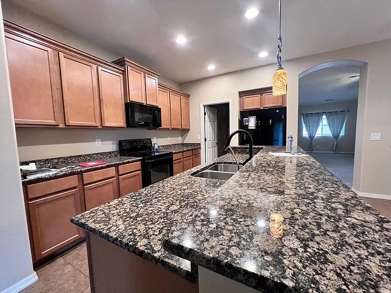 1418 W Crape Rd — Photo 9