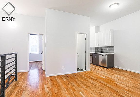 2nd image of 920 Lafayette Ave #5
