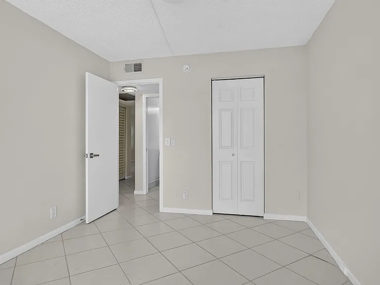 3057 Yarmouth Dr #C — Photo 19