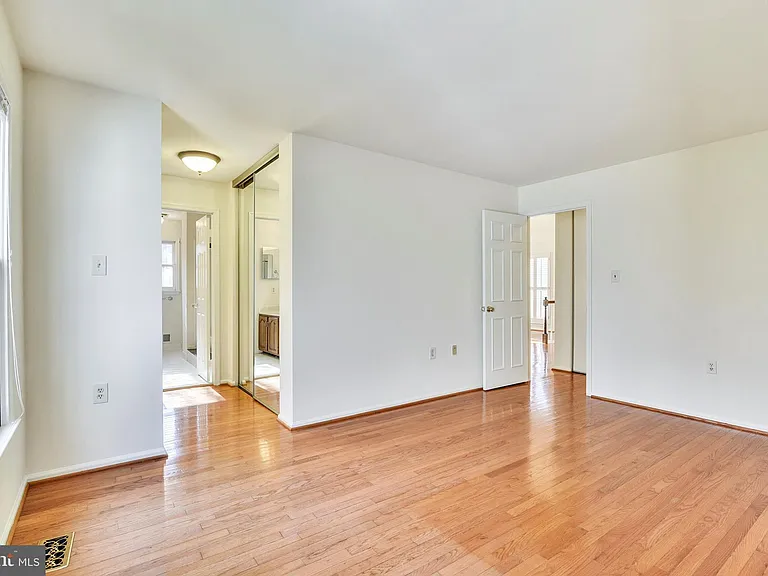 3023 Oakton Meadows Ct — Photo 12