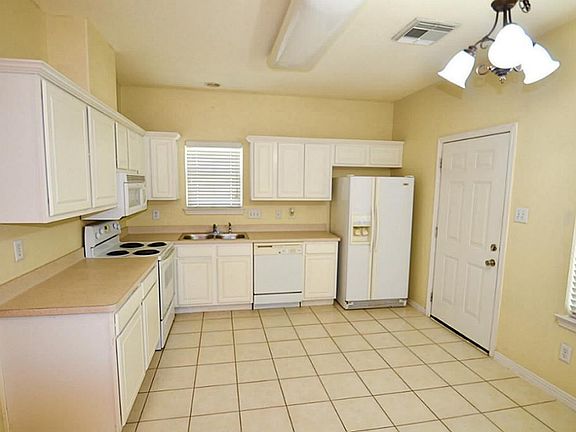 5th image of 10234 Berry Hill Ln