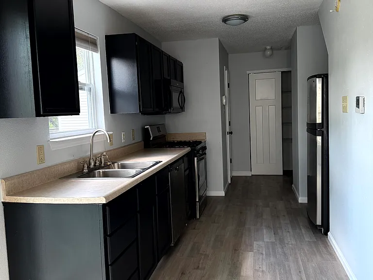6734 Waverhill Dr — Photo 10