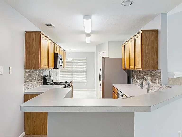 2922 Abbey Field Dr — Photo 5