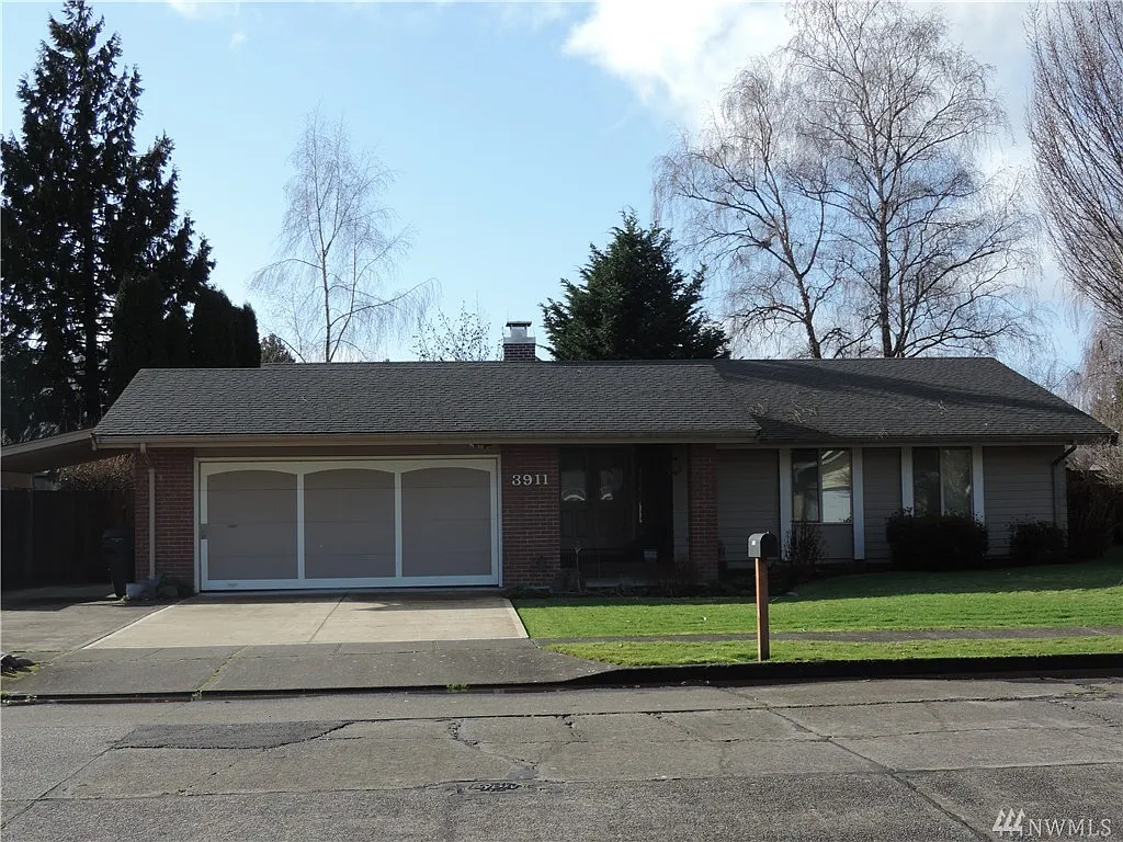 3911 Rosewood St photo 1