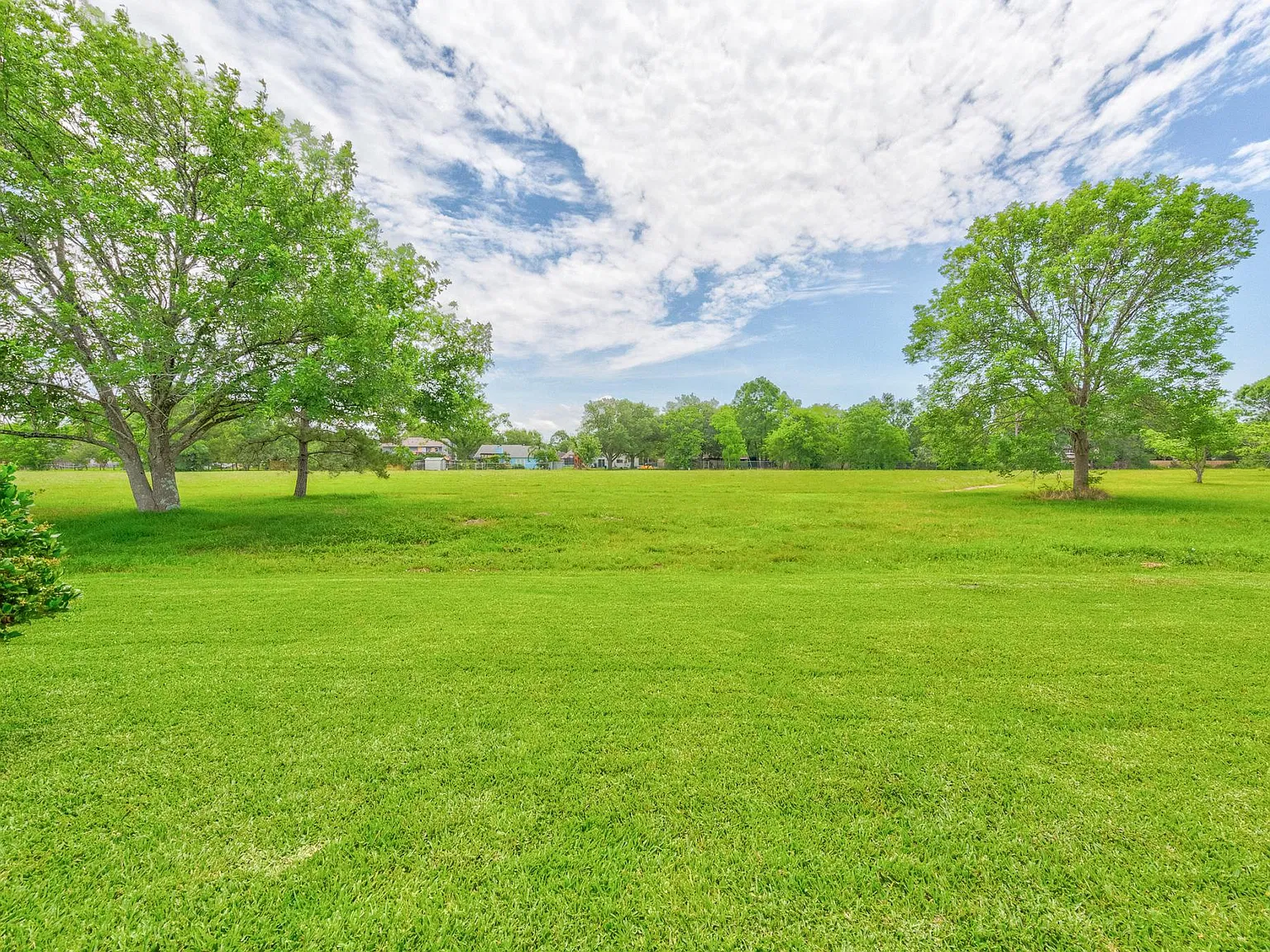 3 bed, 2000 sqft, $2,195 — Photo 4