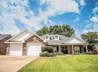 825 Whitfield Dr, Natchitoches, LA 71457