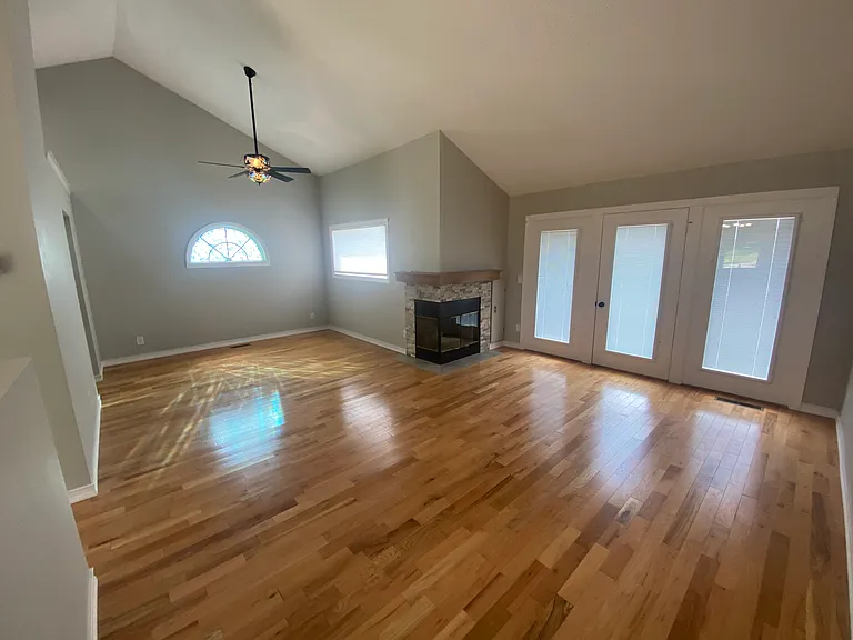 9986 Shamrock Ln — Photo 4