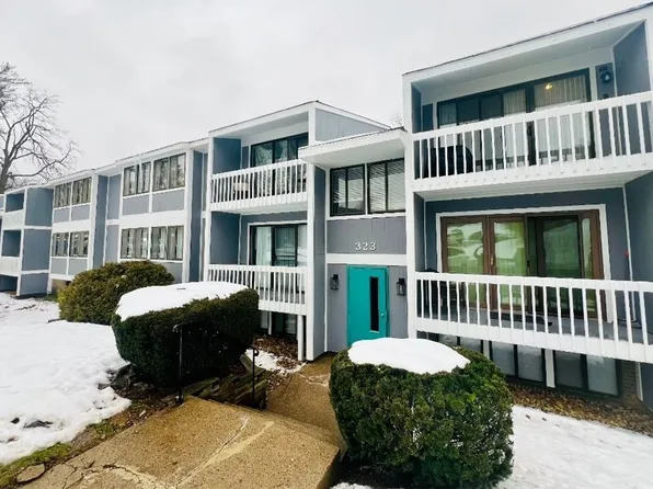 323 Ridge Point Cir APT 31A, Bridgeville, PA 15017
