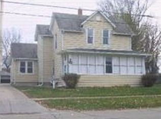 1124 Market St, Dekalb, IL 60115