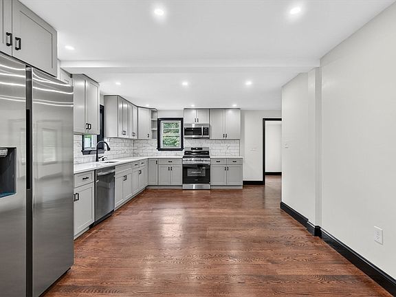 5th image of 80 Brigham Ave