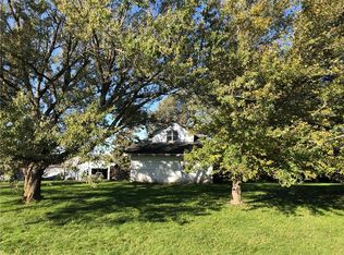 1493 Elmwood Ave, Earlham, IA 50072