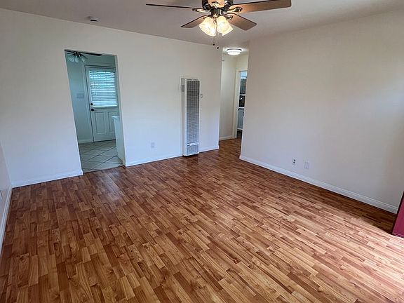 4th image of 111 W McFarlane Dr