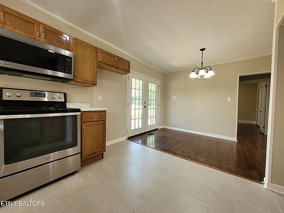 5th image of 1319 Spring Hill Rd