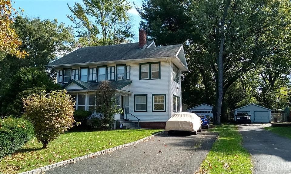1st image of 390 N Walnut St