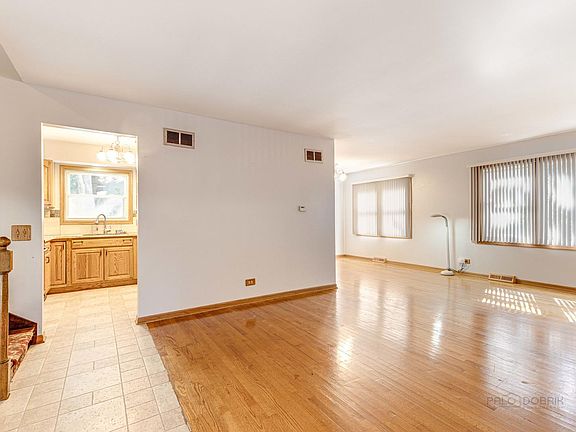 3rd image of 19368 W West Shore Dr