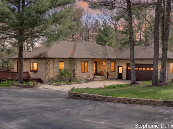 9160 Mill Pond Trl, Whitehall, MI 49461